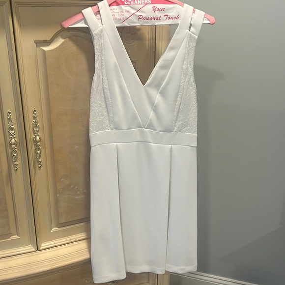 BCBGeneration Dresses & Skirts - BCBGeneration new white short dress